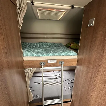 Na Kolech مكان تخييم *