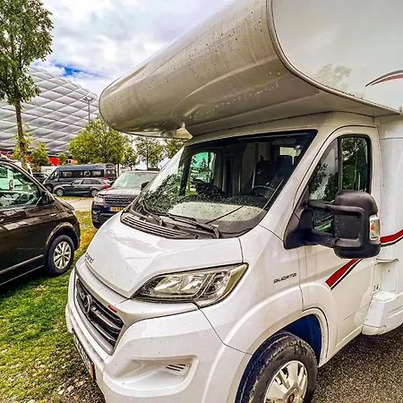 营地 Na Kolech 克拉德诺