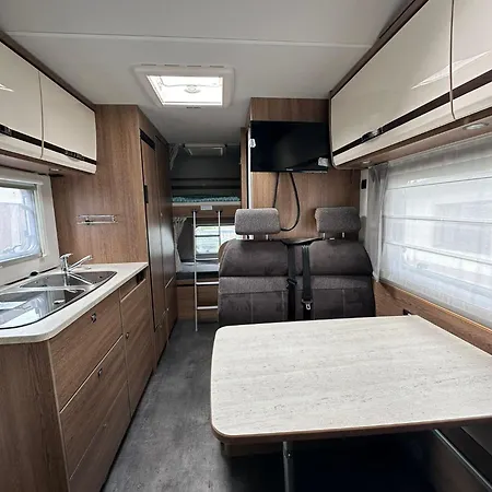 مكان تخييم Na Kolech كلادنو